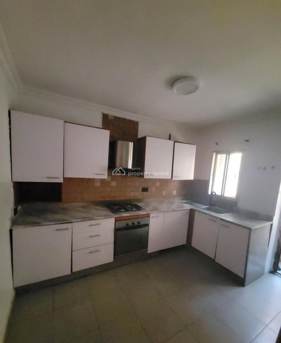 Serviced 2 Bedroom En-suite Flat with an Enclosed Fitted Kitchen, Cook, Lekki Phase 1, Lekki, Lagos, Flat / Apartment for Rent