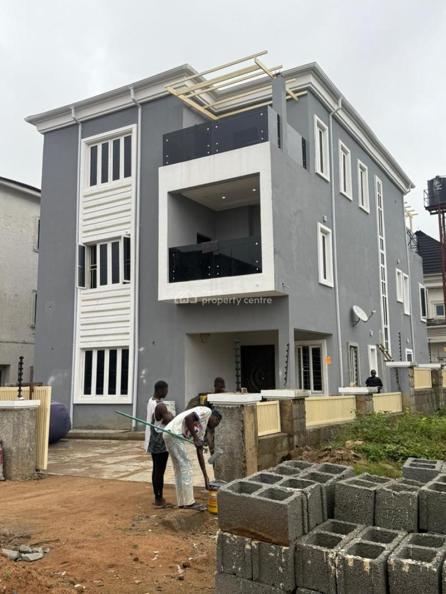 Distressed 6 Bedroom Terraced Triplex, Airport Road, Sabon Lugbe, Lugbe District, Abuja, Terraced Duplex for Sale