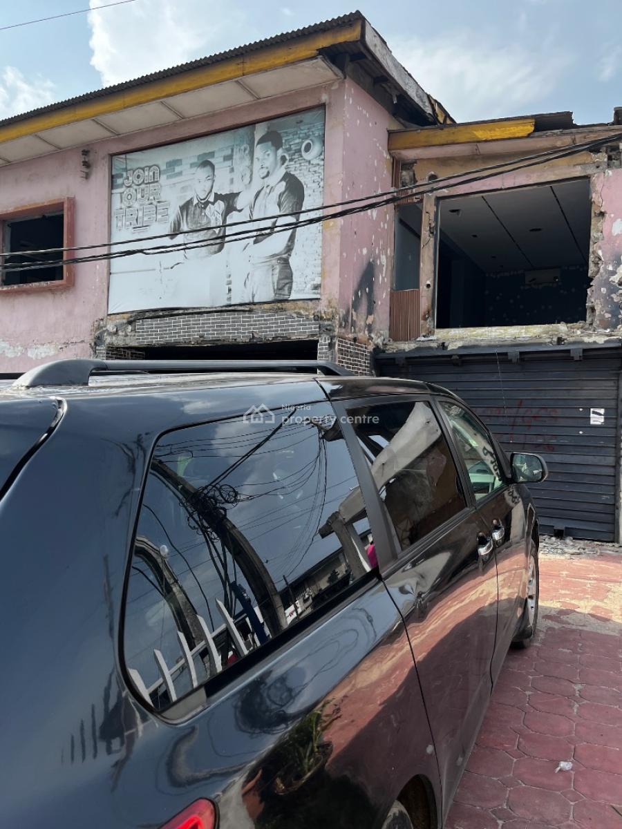 a Demolishable/ Restructure Building Sitting on 753sqm Directly on Ade, Adelabu Road, Adelabu, Surulere, Lagos, Detached Duplex for Sale