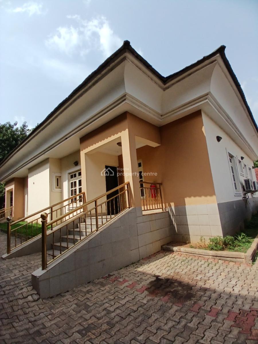 2 Bedroom Bungalow with Swimming Pool, Asokoro Abuja Diplomatic Zone, Asokoro District, Abuja, Detached Bungalow for Rent