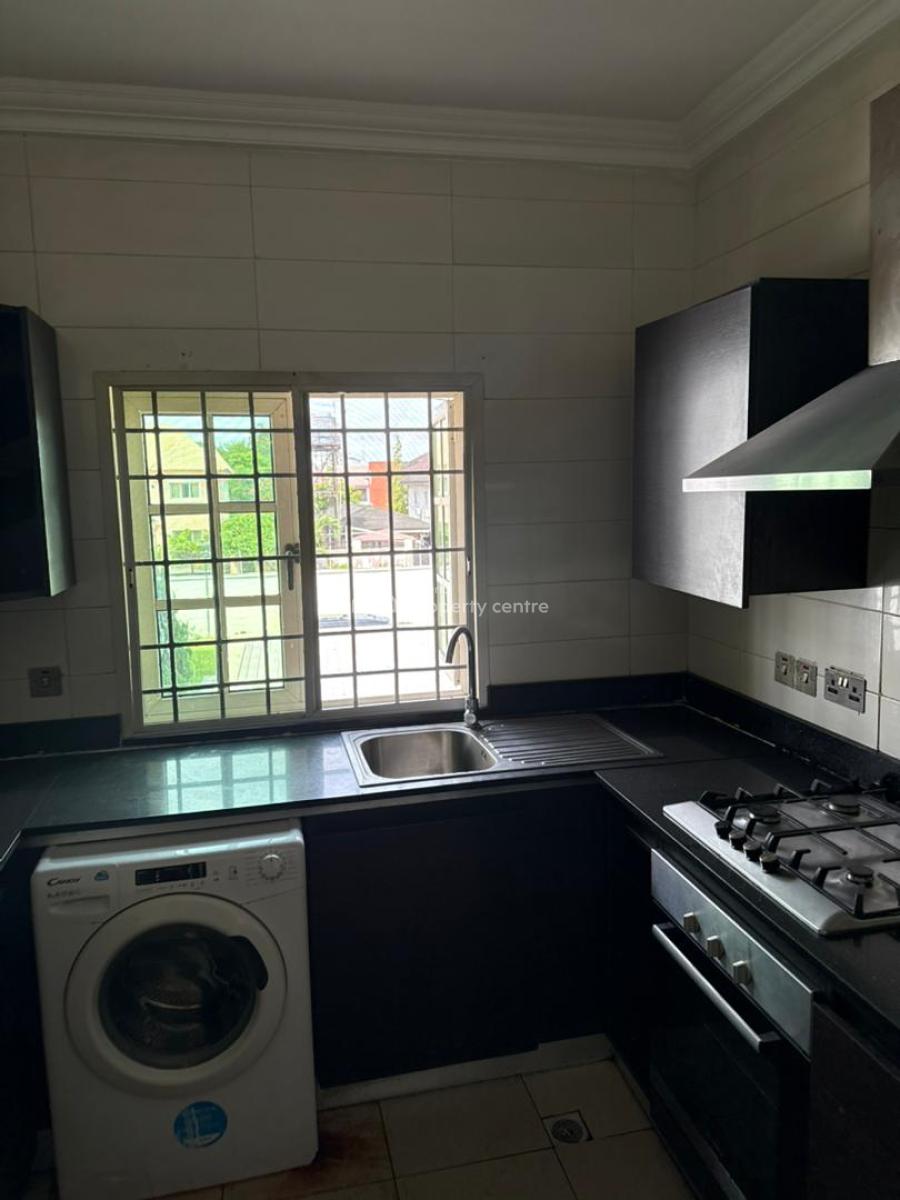 Well Maintained 2 Bedrooms Flat in Well Serene Area, Parkview, Ikoyi, Lagos, Flat / Apartment for Rent