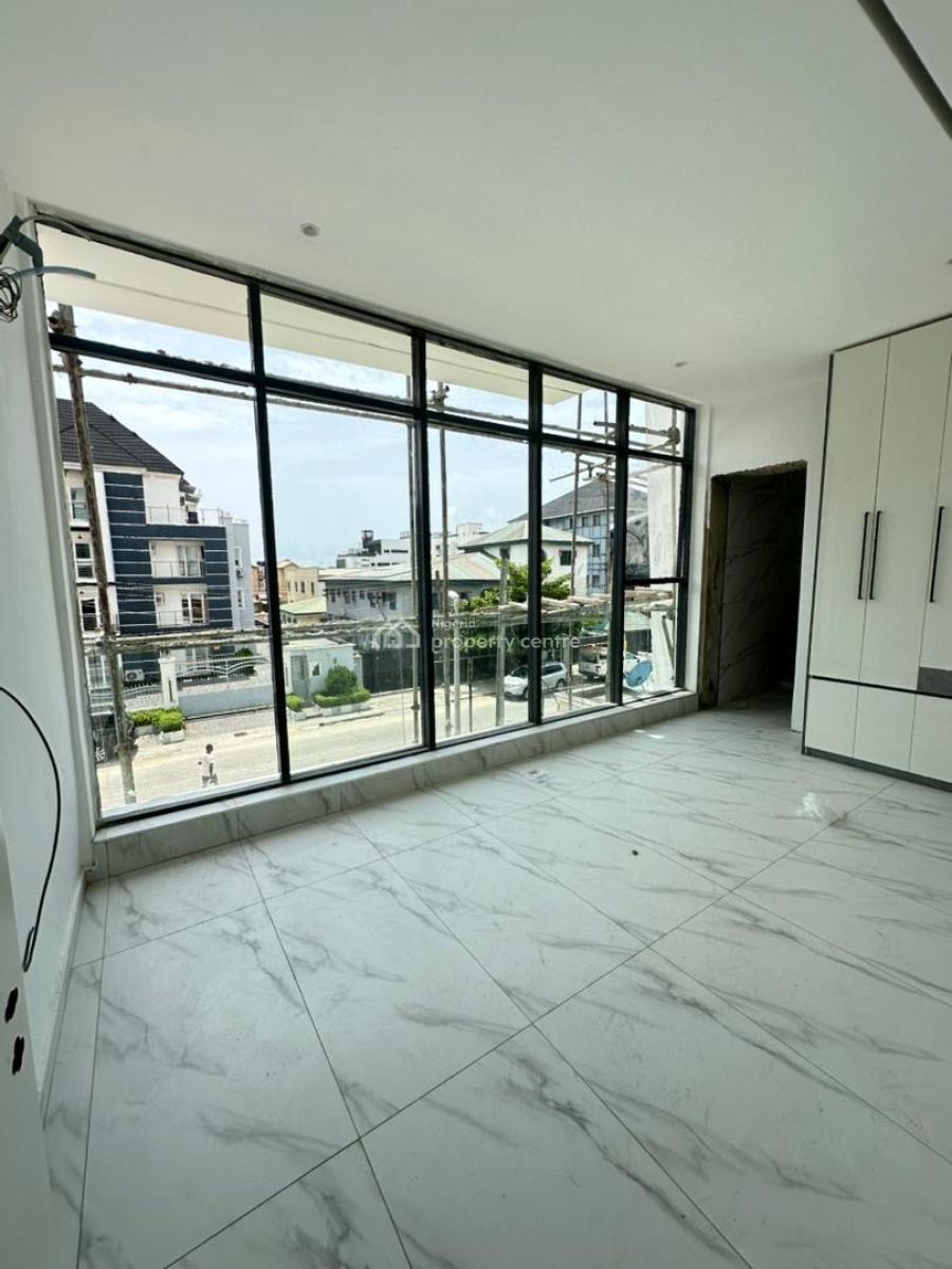 Aesthetically Pleasing 2 Bedroom Apartment with a Pool, Gym & Elevator, Lekki Phase 1, Lekki, Lagos, Flat / Apartment for Sale