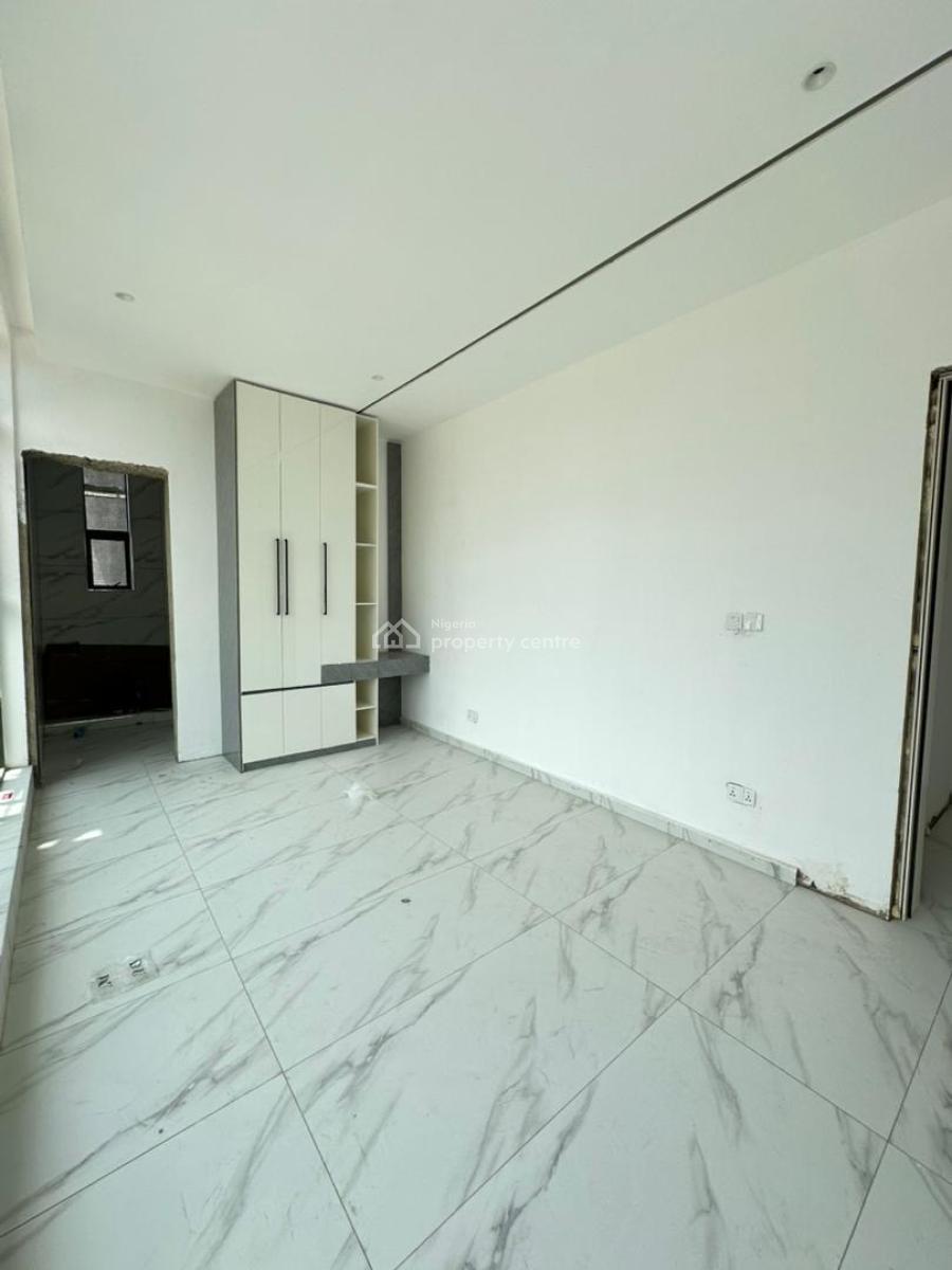 Aesthetically Pleasing 2 Bedroom Apartment with a Pool, Gym & Elevator, Lekki Phase 1, Lekki, Lagos, Flat / Apartment for Sale