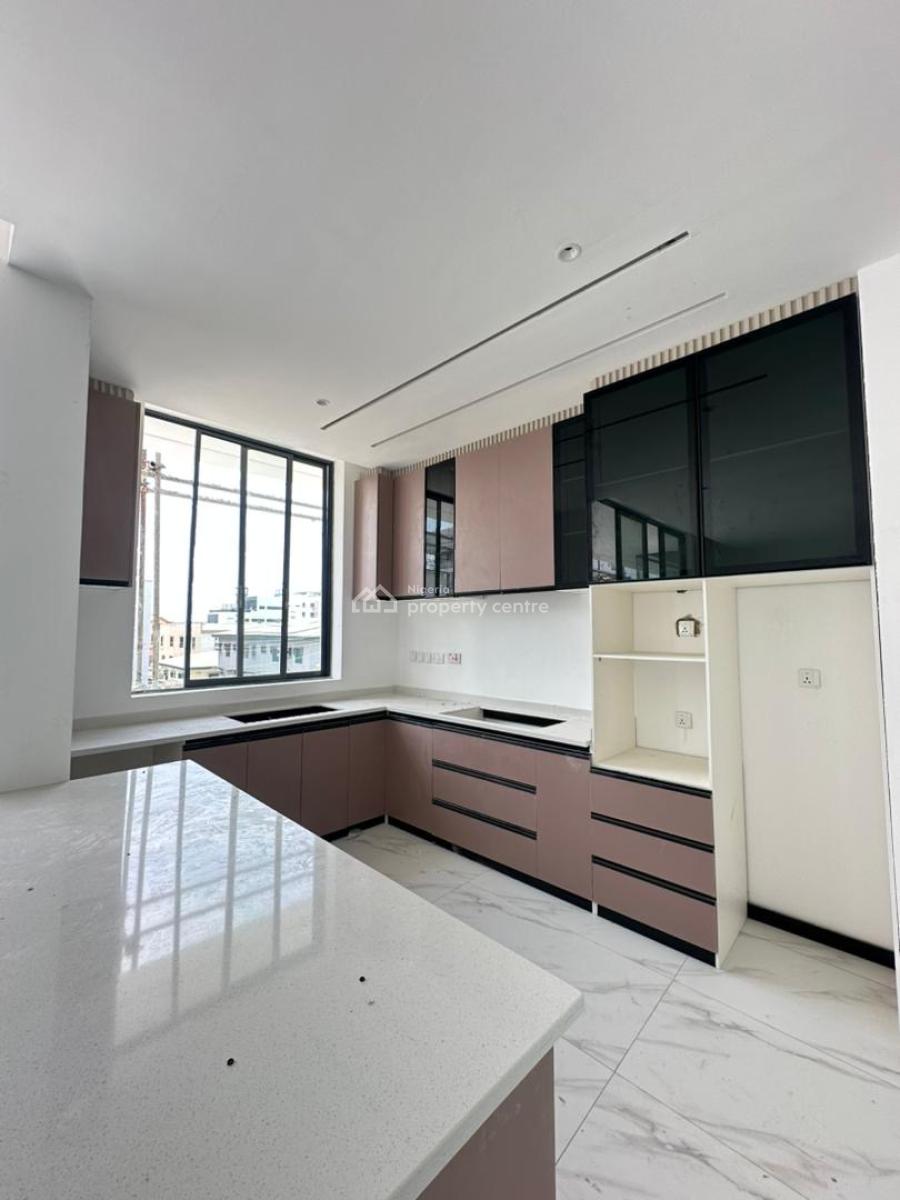 Aesthetically Pleasing 2 Bedroom Apartment with a Pool, Gym & Elevator, Lekki Phase 1, Lekki, Lagos, Flat / Apartment for Sale