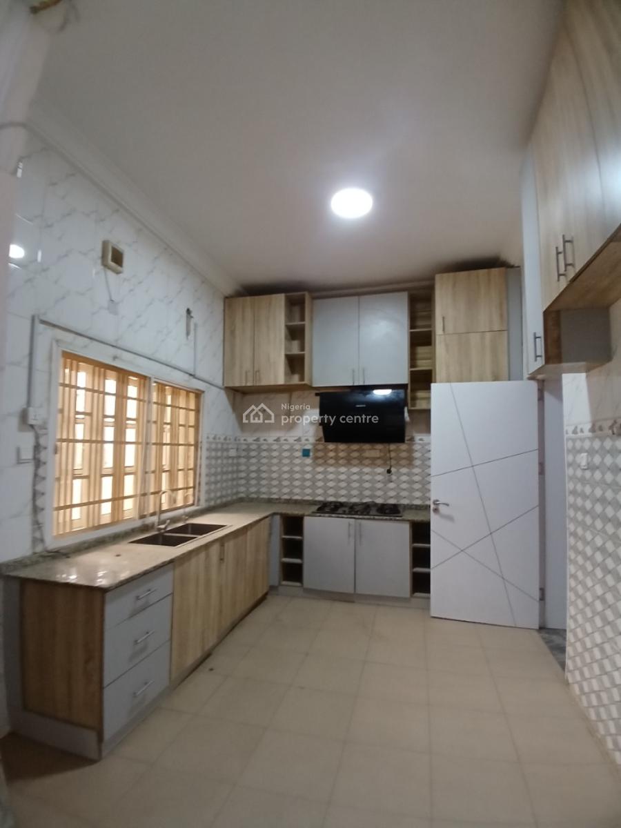 5 Bedroom Detached Duplex with 1 Unit of 1 Bedroom Flat with 2 Units O, Guzape Abuja Diplomatic Zone, Guzape District, Abuja, Detached Duplex for Sale