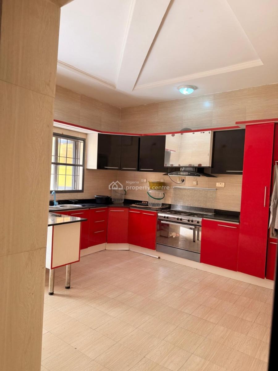 Spacious Downstairs Bedroom Inside a Shared Apartment, Bera Estate Chevron, Lekki, Lagos, Self Contain (single Rooms) for Rent