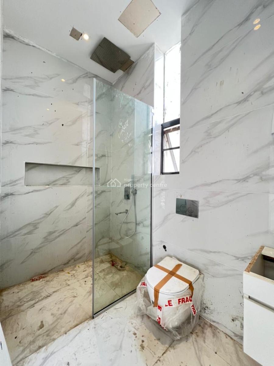 Gorgeously Appealing 2bedroom Apartment with Swimming Pool, Lekki Phase 1, Lekki, Lagos, Flat / Apartment for Sale