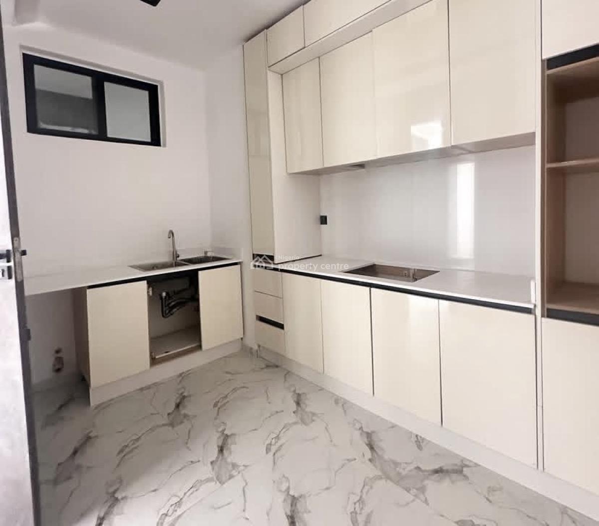 Spacious 2 Bedroom Fully Serviced with Elevator, Orchid Road, Lekki, Lagos, Flat / Apartment for Rent