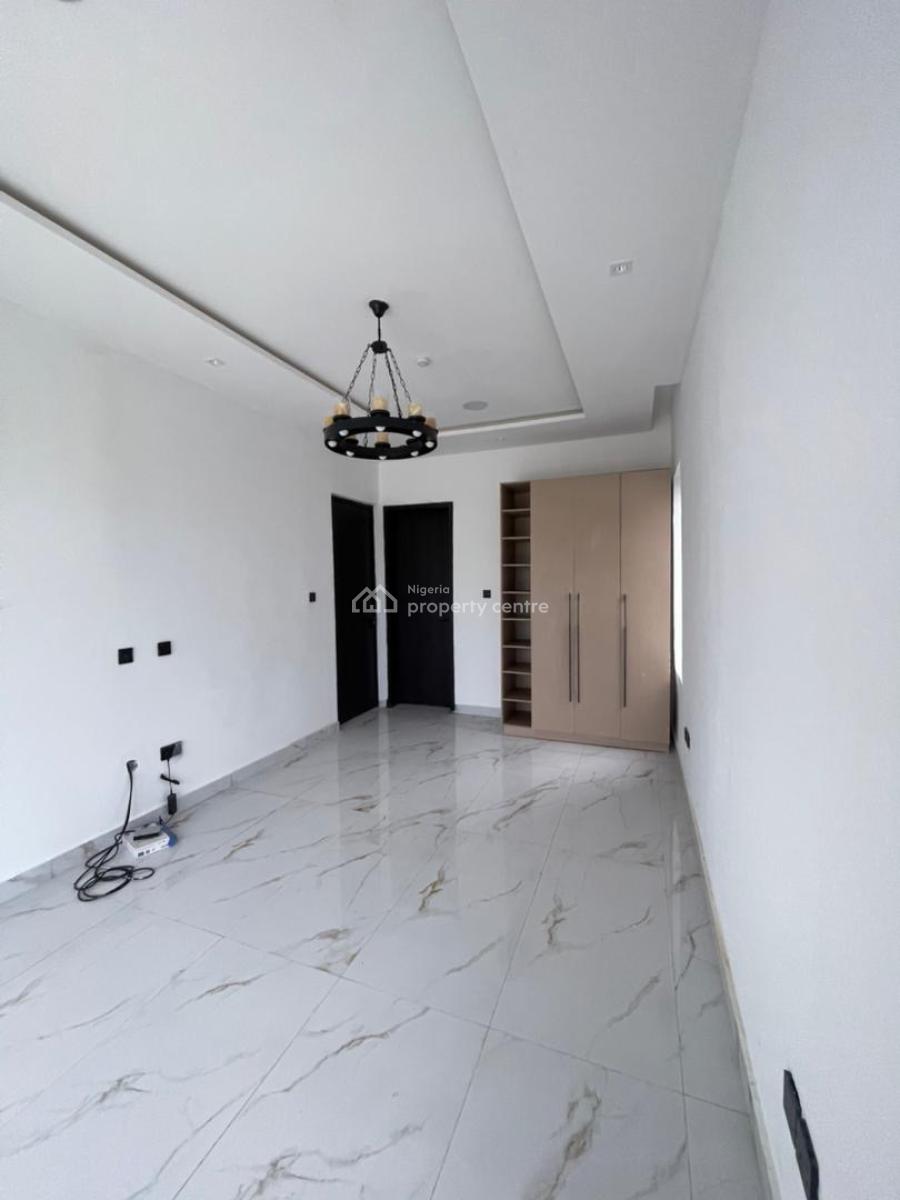 Contemporary 5 Bedrooms Semi Detached Duplex, Lekki Phase 1, Lekki, Lagos, Semi-detached Duplex for Sale