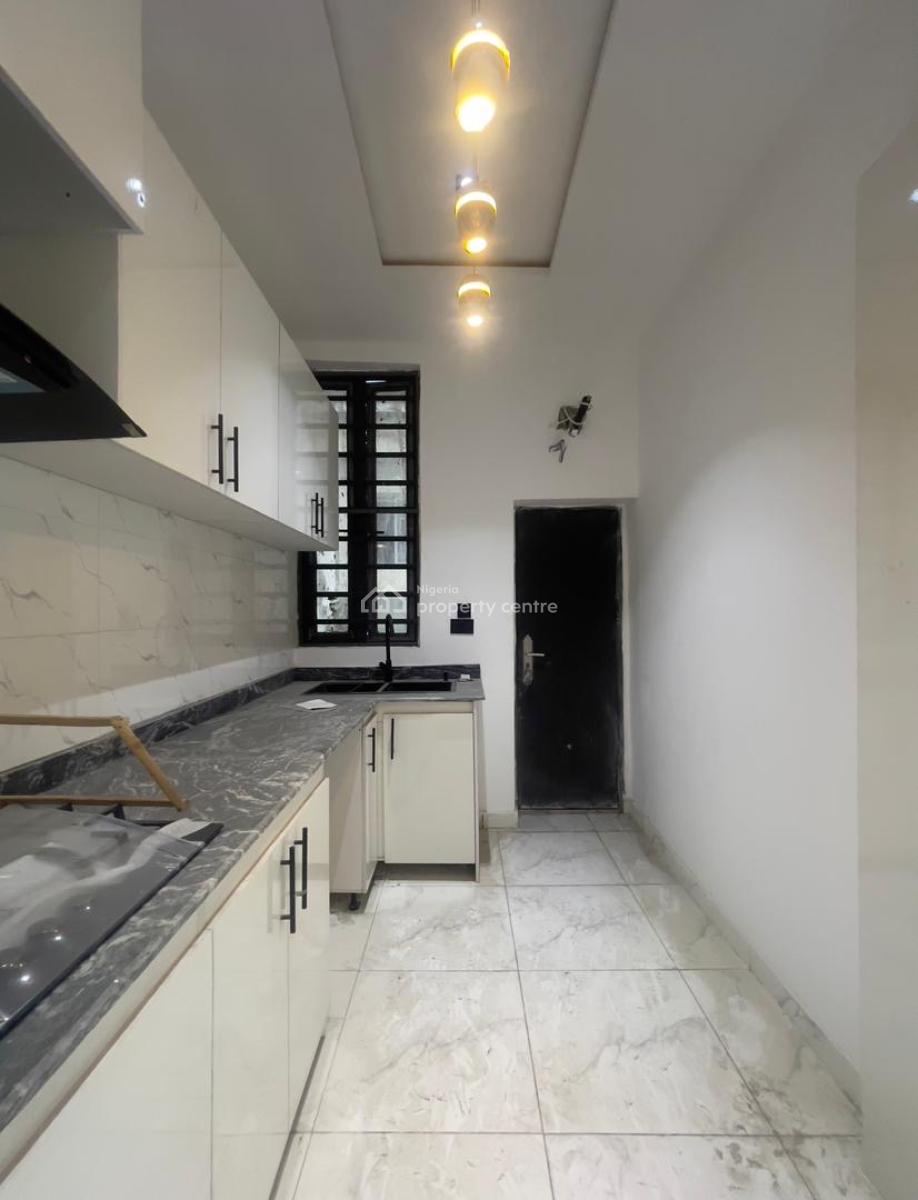 Standard 4 Bedrooms Terraced Duplex, Ologolo, Lekki, Lagos, Terraced Duplex for Sale