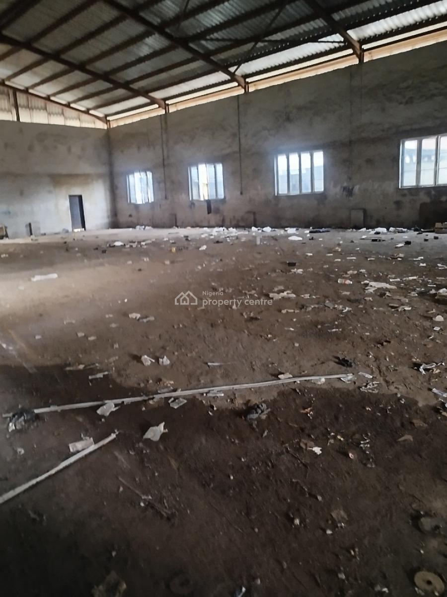 Industrial Warehouse, Nobex Bus Stop, Ikotun-idimu Road, Ikotun, Lagos, Warehouse for Rent