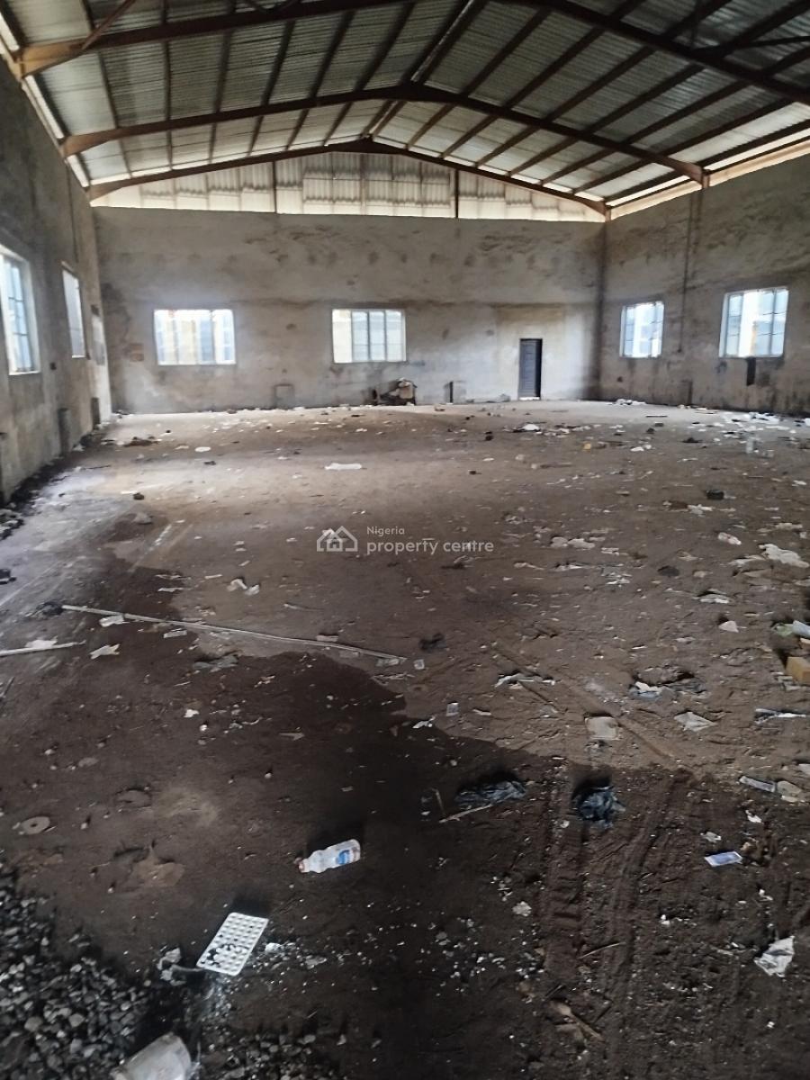 Industrial Warehouse, Nobex Bus Stop, Ikotun-idimu Road, Ikotun, Lagos, Warehouse for Rent