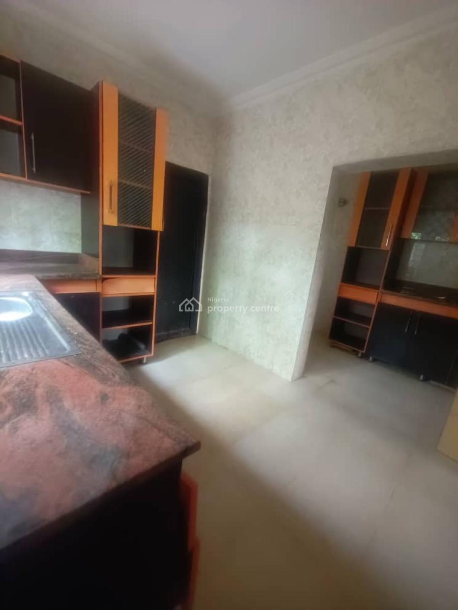Self Alone in a Compound 3 Bedroom Flat, Igbogbo, Ikorodu, Lagos, Flat / Apartment for Rent