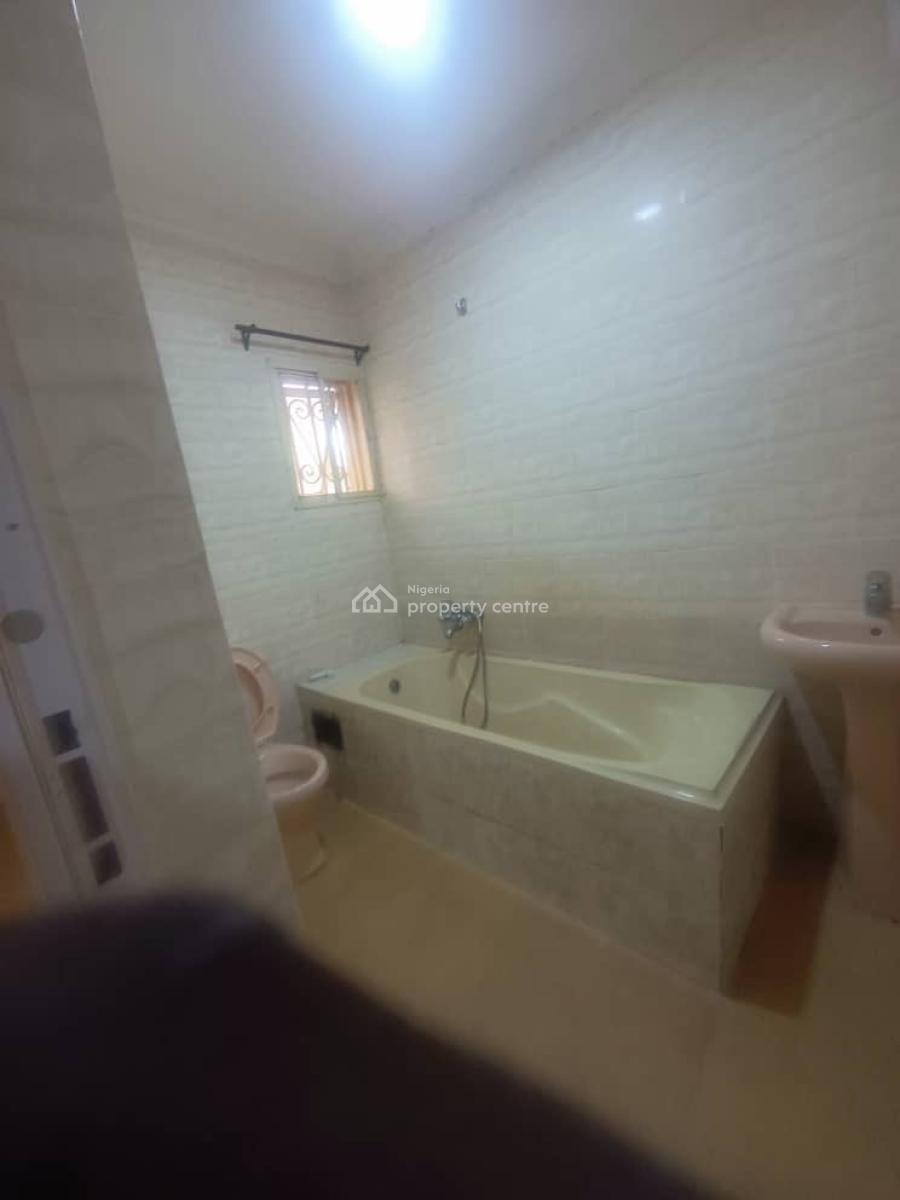 Self Alone in a Compound 3 Bedroom Flat, Igbogbo, Ikorodu, Lagos, Flat / Apartment for Rent
