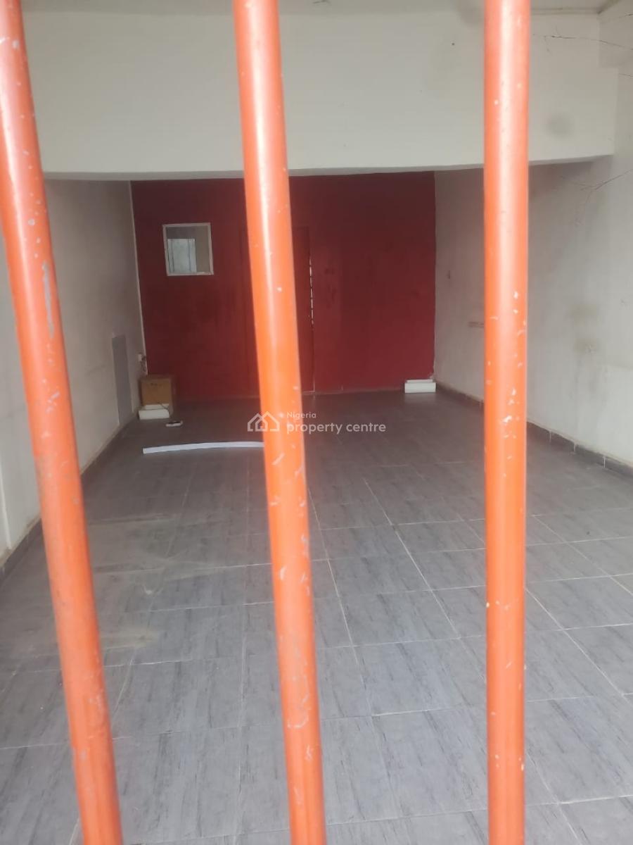 Strategic Shop Facing The Express Road, Lakowe, Ibeju Lekki, Lagos, Shop for Rent