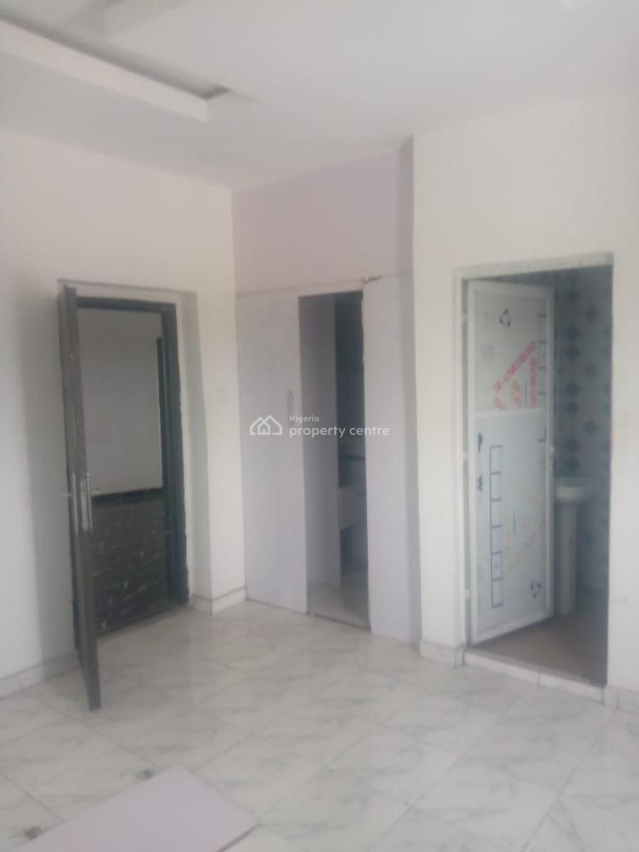 Lovely and Well Maintained 2 Bedroom Apartment Upstairs, Onishon Phase 2, Lakowe, Ibeju Lekki, Lagos, Flat / Apartment for Rent