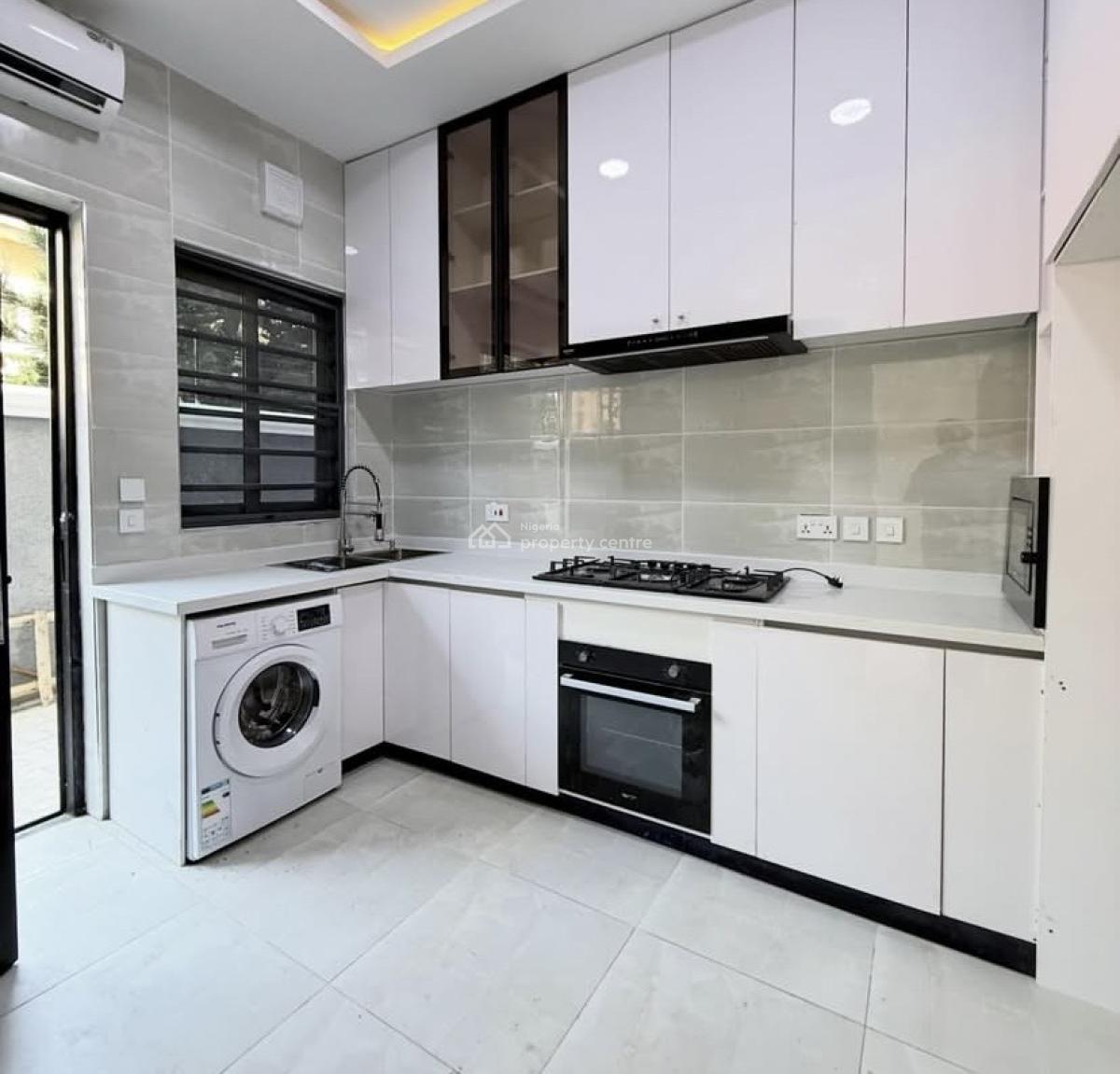 3 Bedroom Apartment with Bq, Lekki Phase 1, Lekki, Lagos, Flat / Apartment for Rent