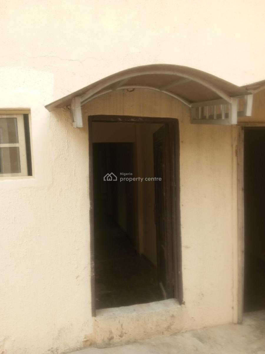 Well Maintained 2 Bedroom Flat Directly Facing The Road, Badore, Ajah, Lagos, Flat / Apartment for Rent