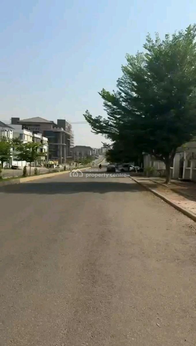 1000sqm of a Residential Land in Jahi, Tarred Road, Jahi, Abuja, Residential Land for Sale