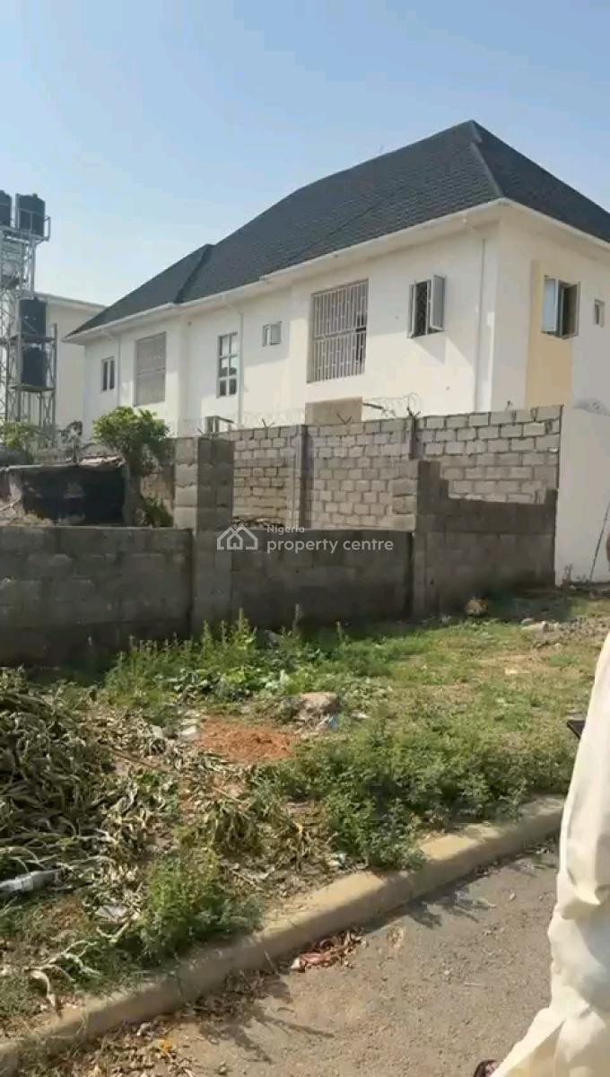 1000sqm of a Residential Land in Jahi, Tarred Road, Jahi, Abuja, Residential Land for Sale