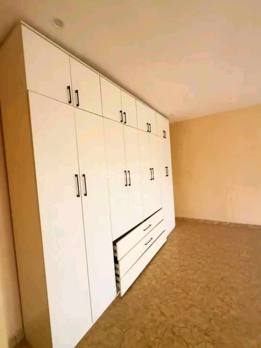 4bedrooms Terrace Duplex with 2 Living Rooms and Attached Bq in Guzape, Guzape District, Abuja, Terraced Duplex for Sale