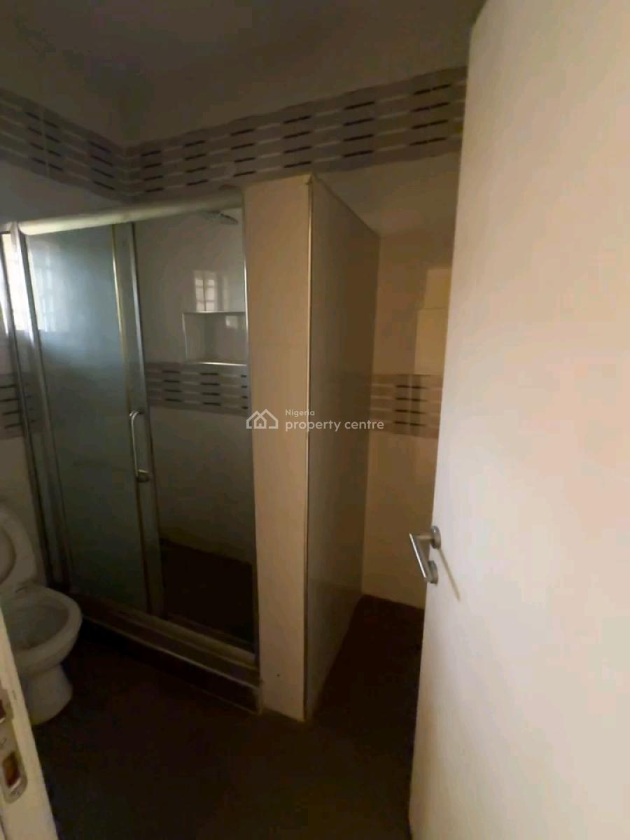 4bedrooms Terrace Duplex with 2 Living Rooms and Attached Bq in Guzape, Guzape District, Abuja, Terraced Duplex for Sale