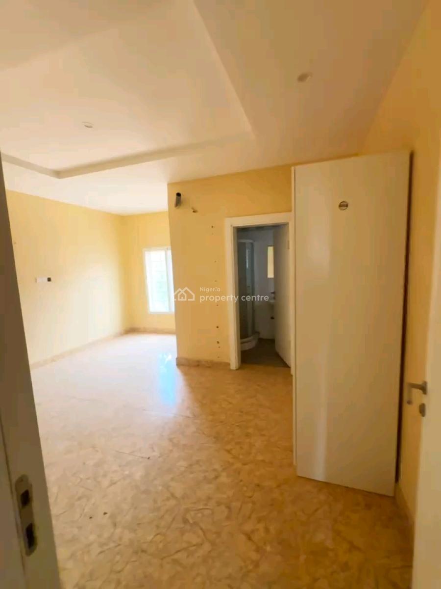 4bedrooms Terrace Duplex with 2 Living Rooms and Attached Bq in Guzape, Guzape District, Abuja, Terraced Duplex for Sale