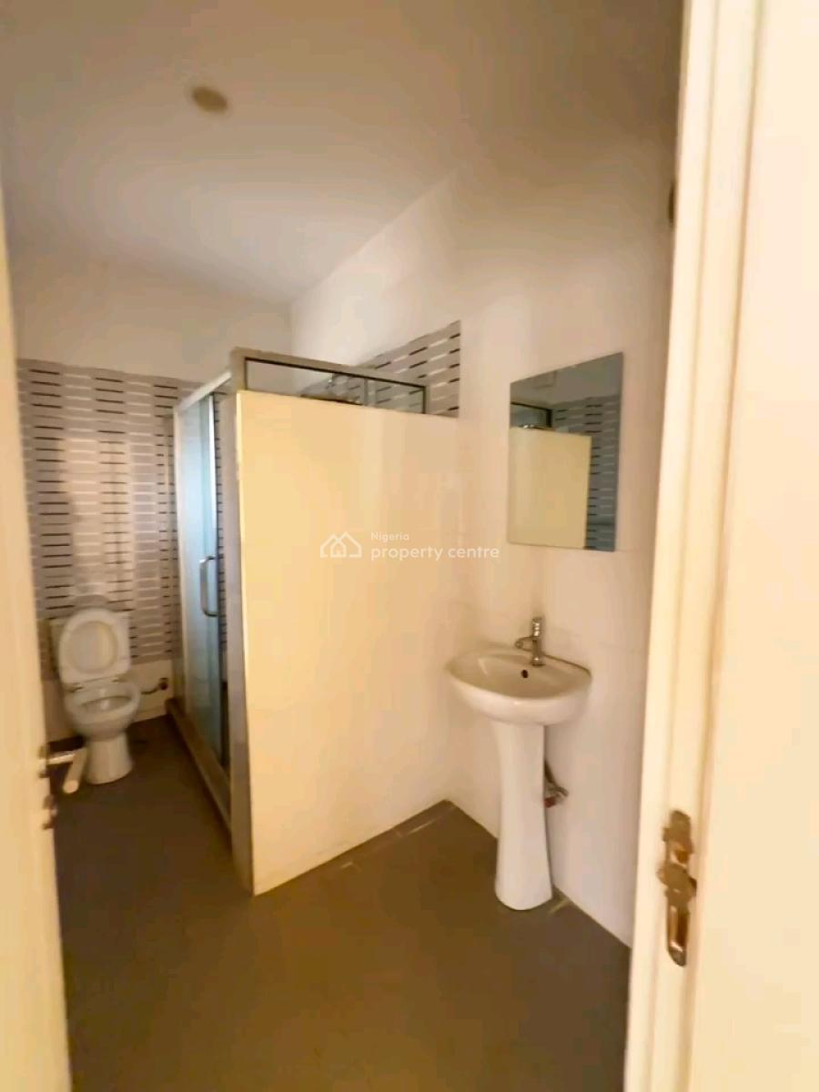 4bedrooms Terrace Duplex with 2 Living Rooms and Attached Bq in Guzape, Guzape District, Abuja, Terraced Duplex for Sale