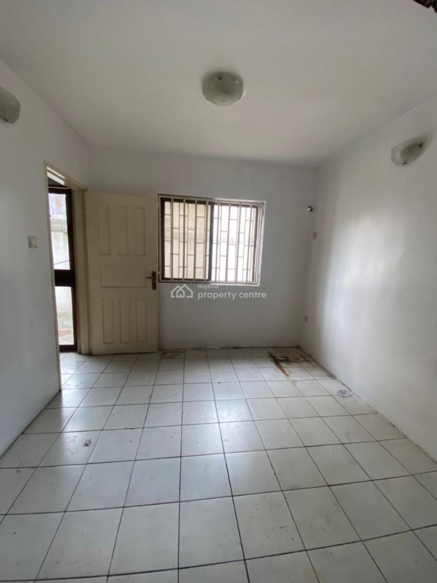 3 Bedroom Apartment, Off Durosimi Etti, Lekki Phase 1, Lekki, Lagos, Flat / Apartment for Rent