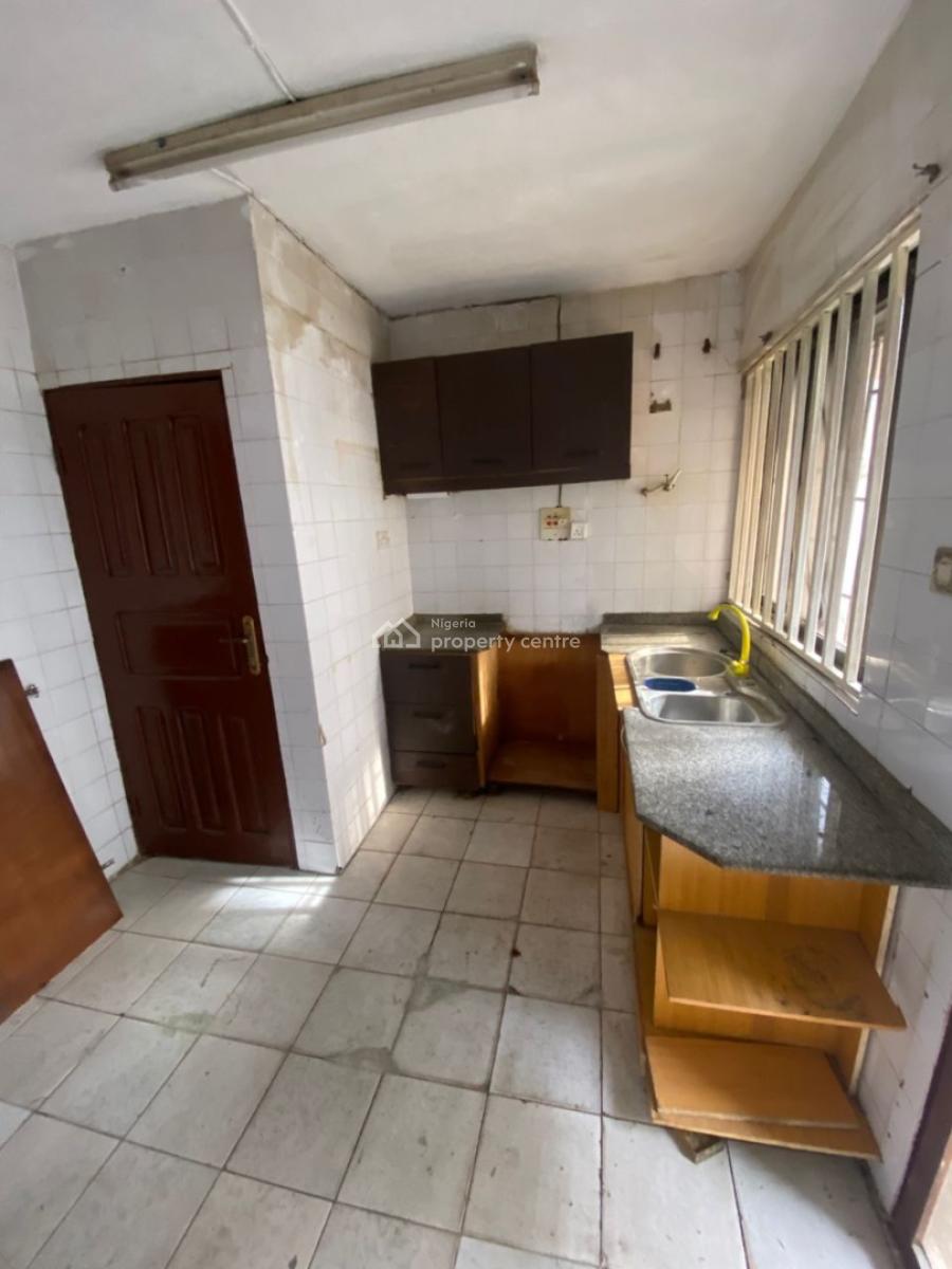 3 Bedroom Apartment, Off Durosimi Etti, Lekki Phase 1, Lekki, Lagos, Flat / Apartment for Rent