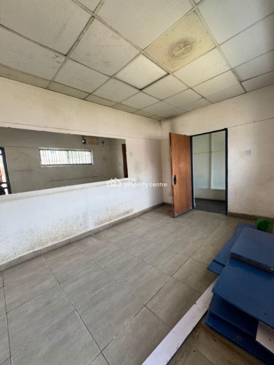 Self Compound Fully Detached House on 800sqm, Victoria Island (vi), Lagos, Office Space for Rent