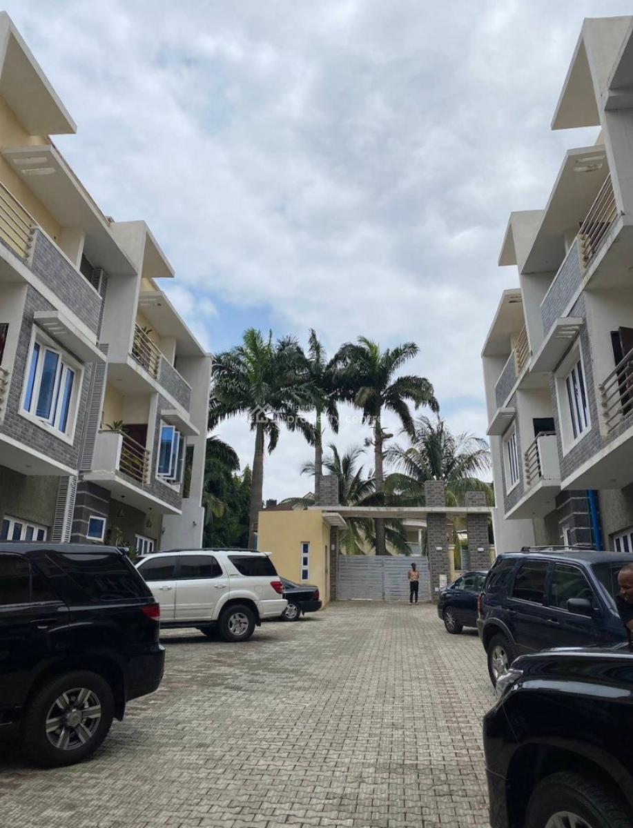 Standard and Clean Used 2 Bedroom Flat in Wuye, Wuye, Abuja, Block of Flats for Sale