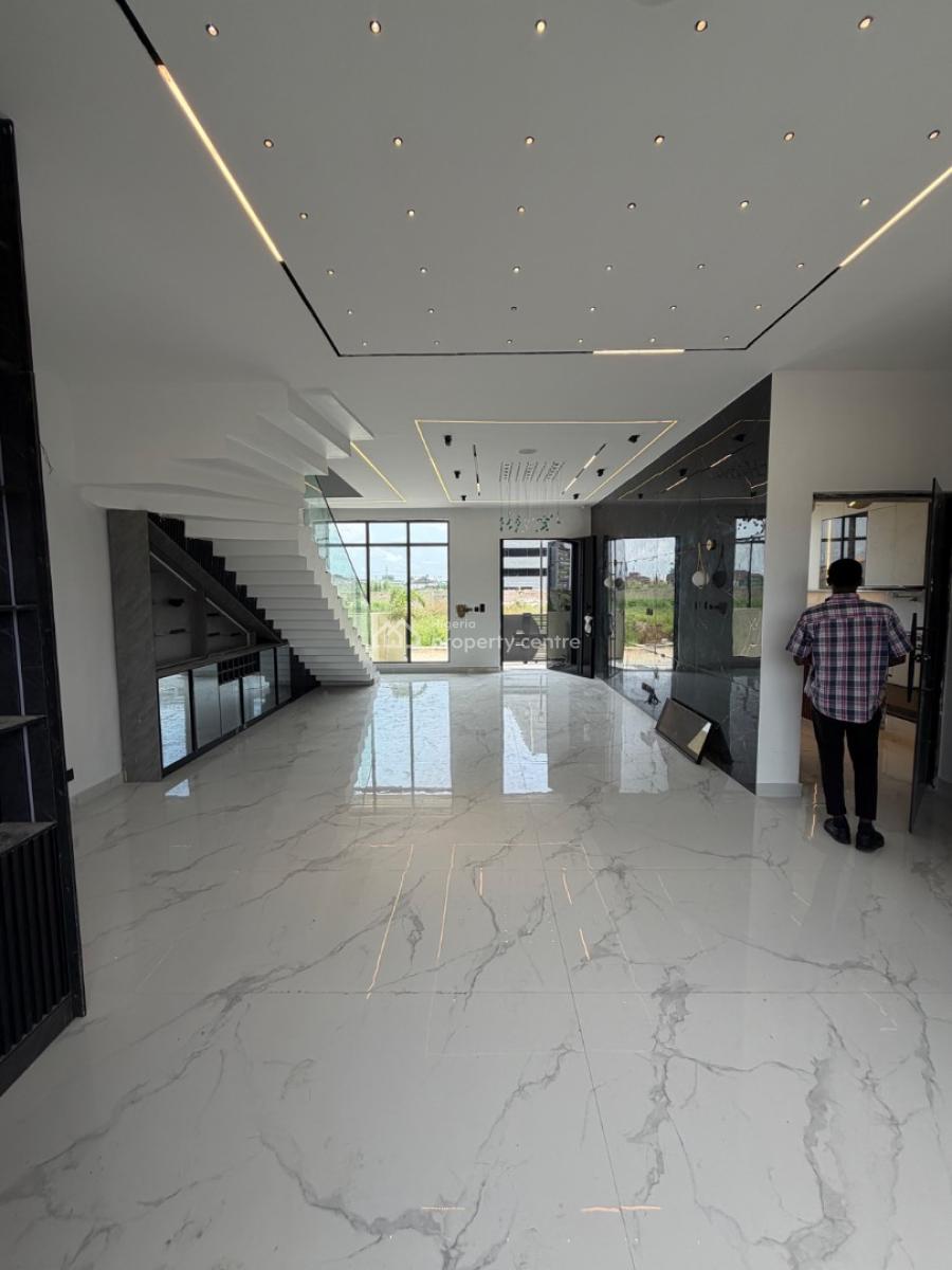 Spacious 4bedroom Terrace with Self Compound and Bq, Lekki Phase 1, Lekki, Lagos, Terraced Duplex for Sale