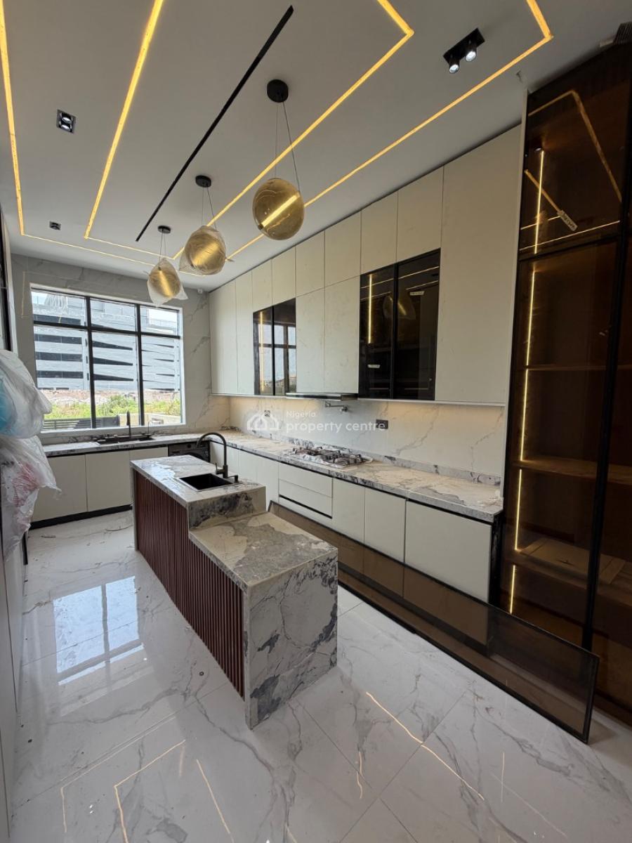 Spacious 4bedroom Terrace with Self Compound and Bq, Lekki Phase 1, Lekki, Lagos, Terraced Duplex for Sale