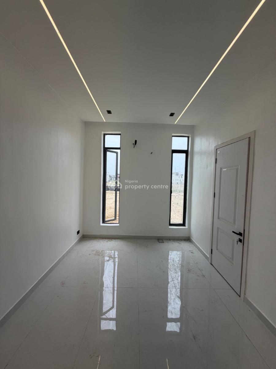 Spacious 4bedroom Terrace with Self Compound and Bq, Lekki Phase 1, Lekki, Lagos, Terraced Duplex for Sale