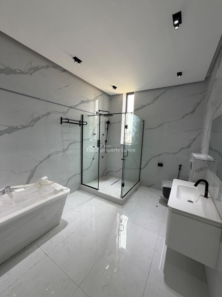 Spacious 4bedroom Terrace with Self Compound and Bq, Lekki Phase 1, Lekki, Lagos, Terraced Duplex for Sale