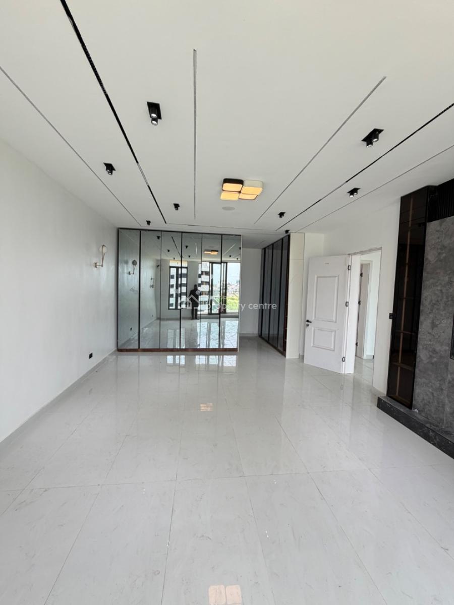 Spacious 4bedroom Terrace with Self Compound and Bq, Lekki Phase 1, Lekki, Lagos, Terraced Duplex for Sale