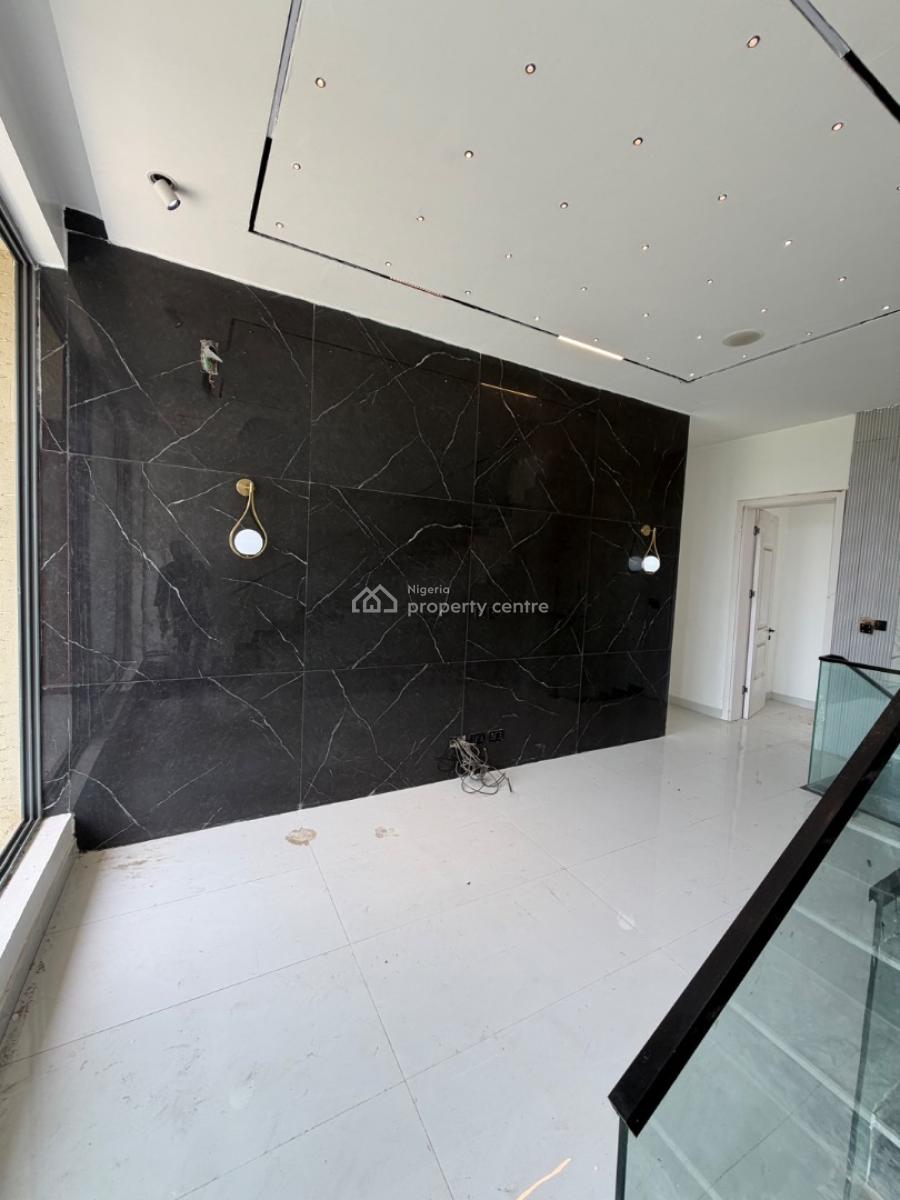 Spacious 4bedroom Terrace with Self Compound and Bq, Lekki Phase 1, Lekki, Lagos, Terraced Duplex for Sale