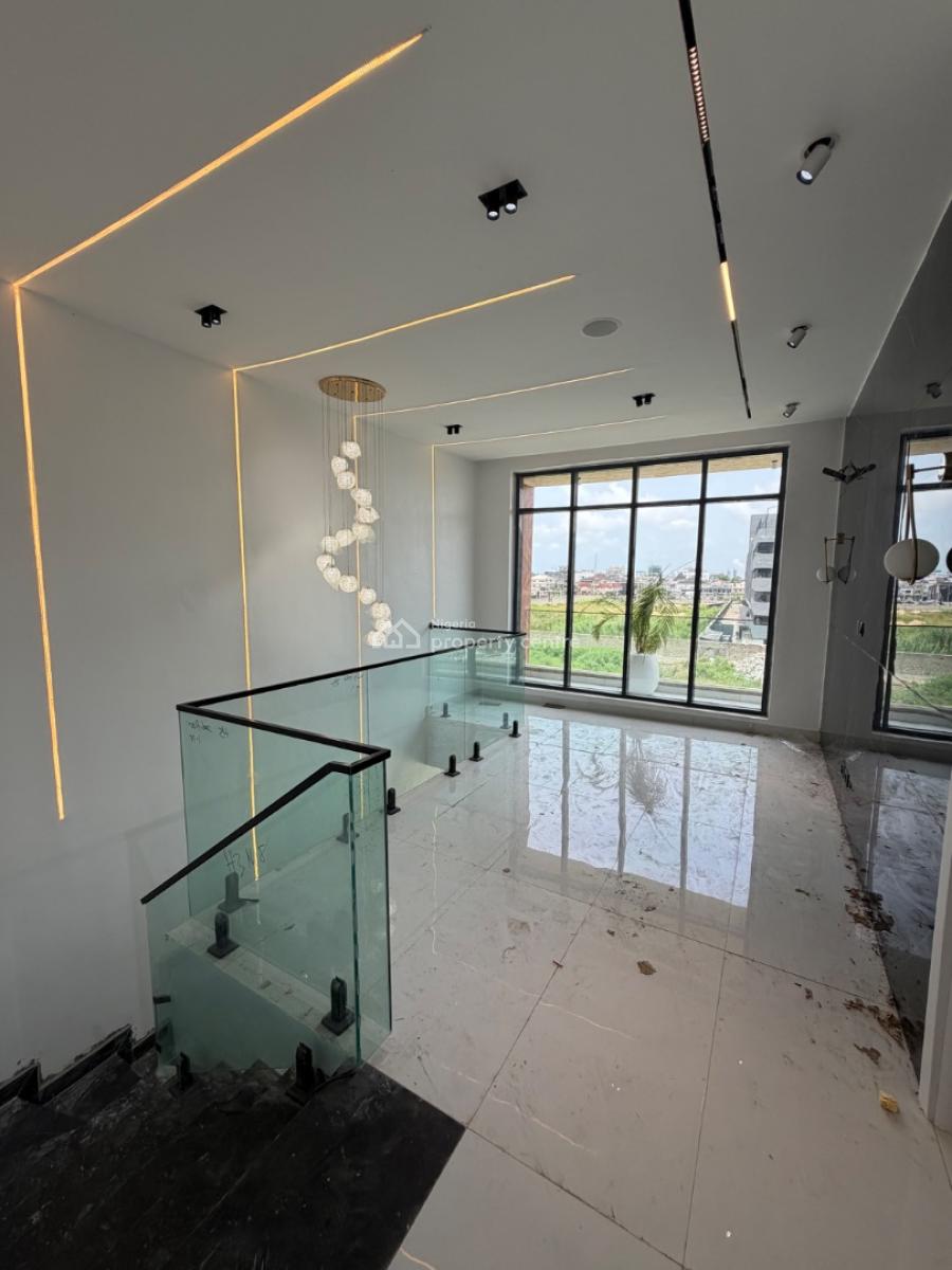 Spacious 4bedroom Terrace with Self Compound and Bq, Lekki Phase 1, Lekki, Lagos, Terraced Duplex for Sale