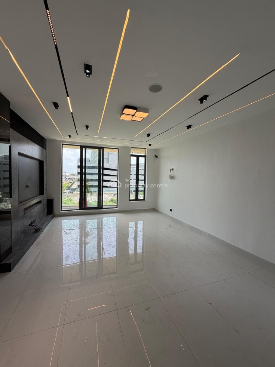 Spacious 4bedroom Terrace with Self Compound and Bq, Lekki Phase 1, Lekki, Lagos, Terraced Duplex for Sale