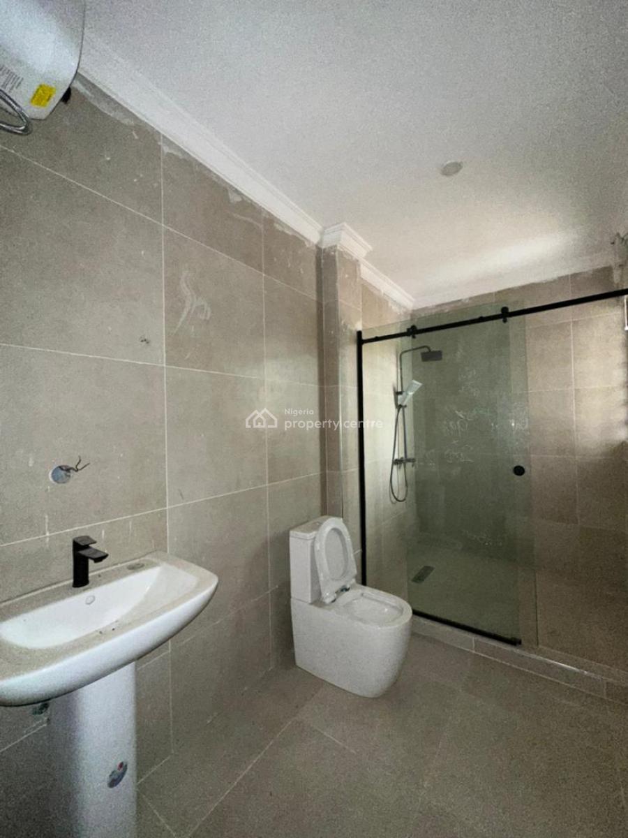 Spaciously Built 4 Bedroom Apartment with Bq and Elevator, Lekki Phase 1, Lekki, Lagos, Flat / Apartment for Sale