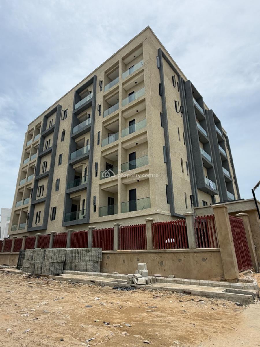 Spacious 2 Bedroom Flat with Bq and Pool, Lekki Phase 1, Lekki, Lagos, Block of Flats for Sale