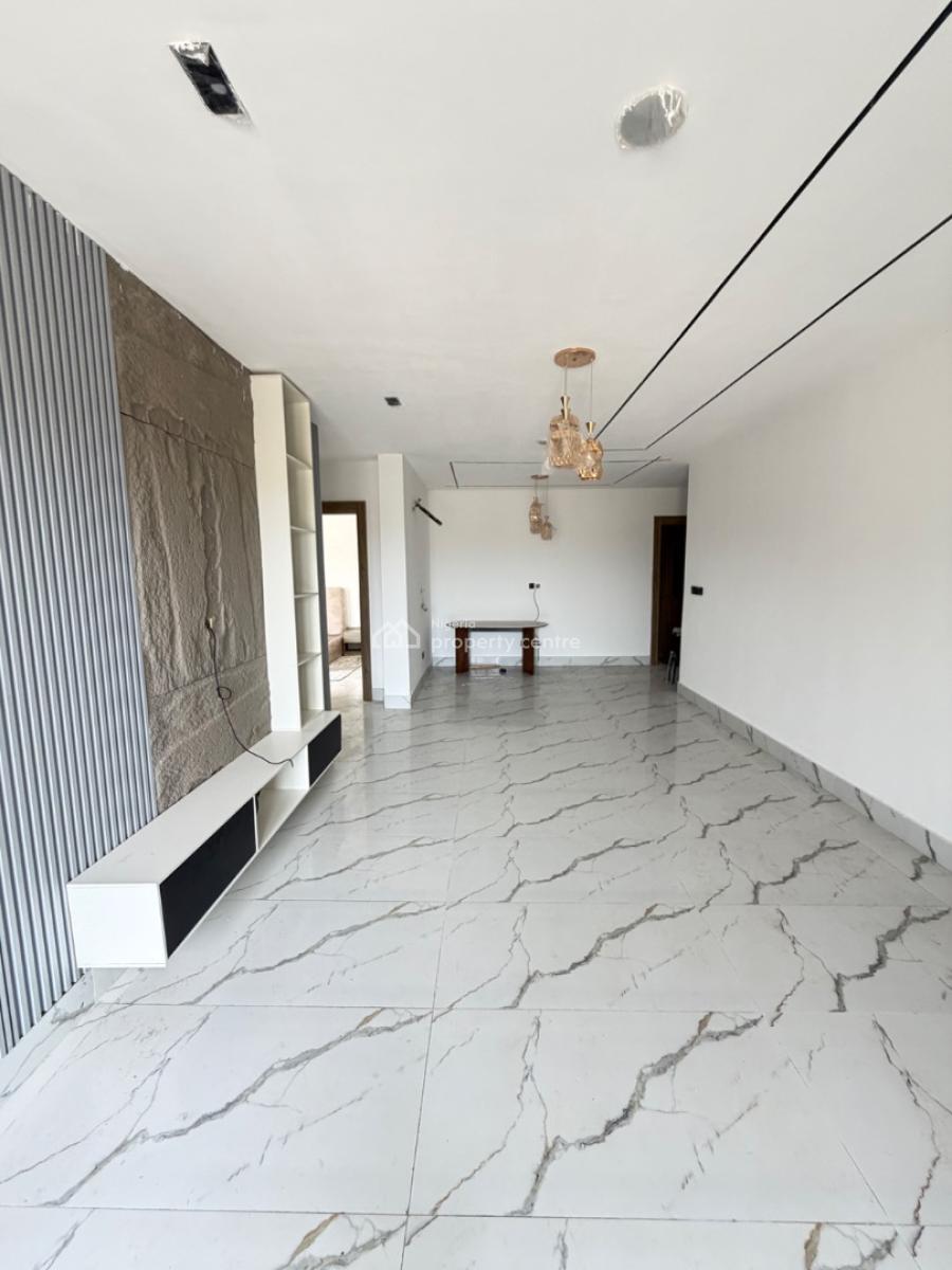 Spacious 2 Bedroom Flat with Bq and Pool, Lekki Phase 1, Lekki, Lagos, Block of Flats for Sale