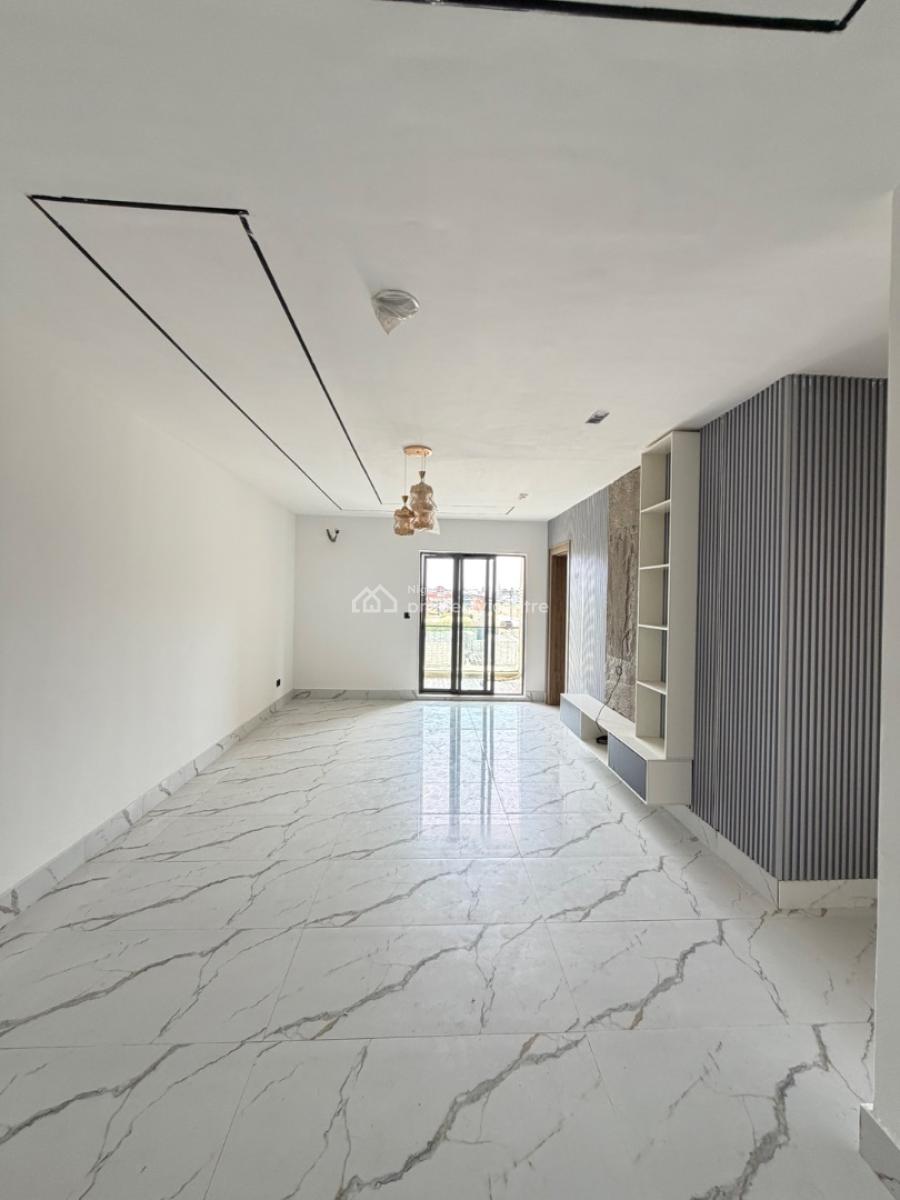 Spacious 2 Bedroom Flat with Bq and Pool, Lekki Phase 1, Lekki, Lagos, Block of Flats for Sale