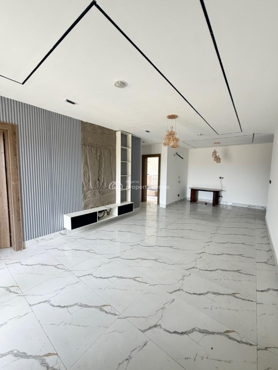 Spacious 2 Bedroom Flat with Bq and Pool, Lekki Phase 1, Lekki, Lagos, Block of Flats for Sale