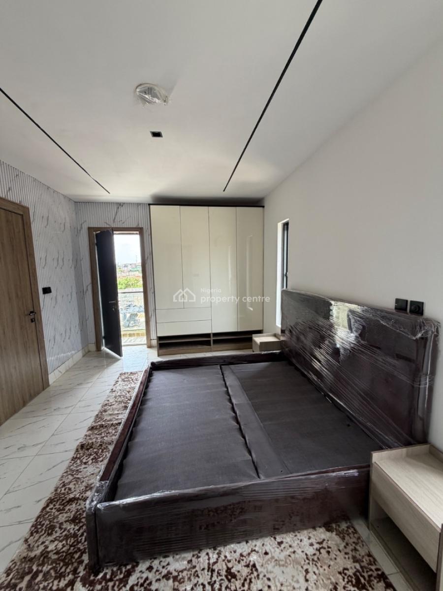 Spacious 2 Bedroom Flat with Bq and Pool, Lekki Phase 1, Lekki, Lagos, Block of Flats for Sale