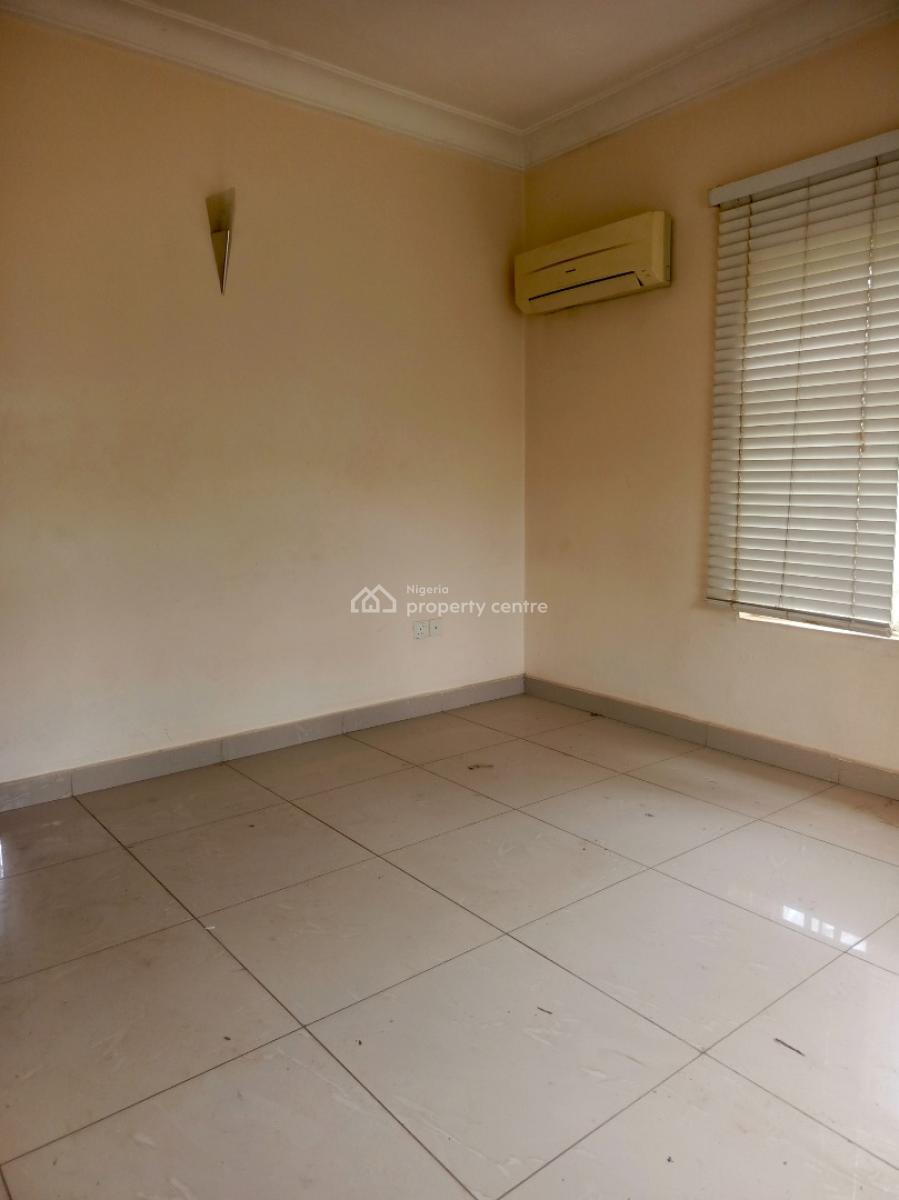 Spacious 3 Bedroom Apartment, Area 11, Garki, Abuja, Flat / Apartment for Rent
