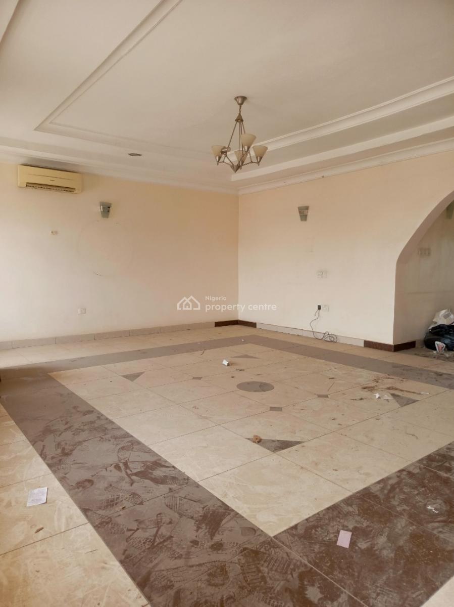 Spacious 3 Bedroom Apartment, Area 11, Garki, Abuja, Flat / Apartment for Rent