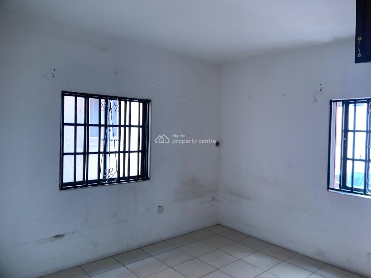 2 Bedroom Apartment, Alagomeji, Alagomeji, Yaba, Lagos, Flat / Apartment for Rent