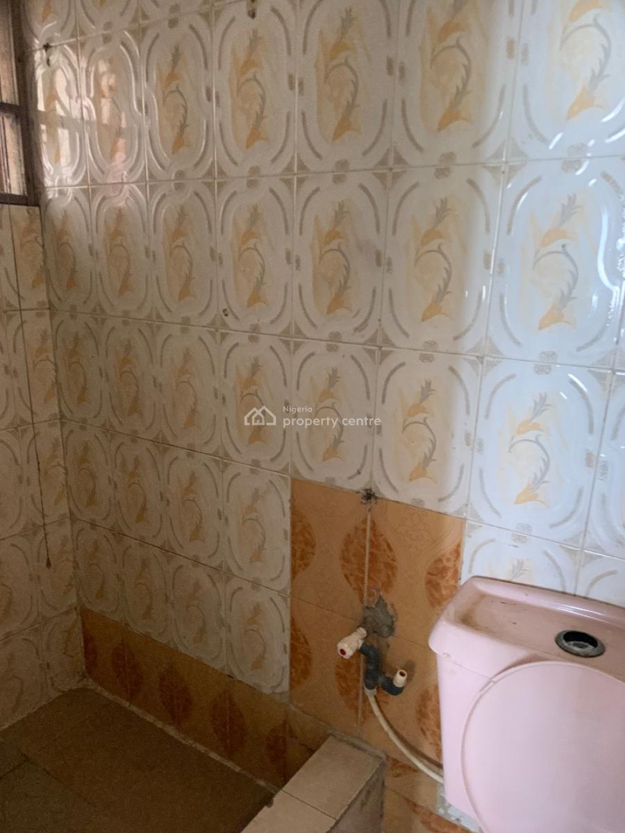 2 Bedroom Apartment, Alagomeji, Alagomeji, Yaba, Lagos, Flat / Apartment for Rent